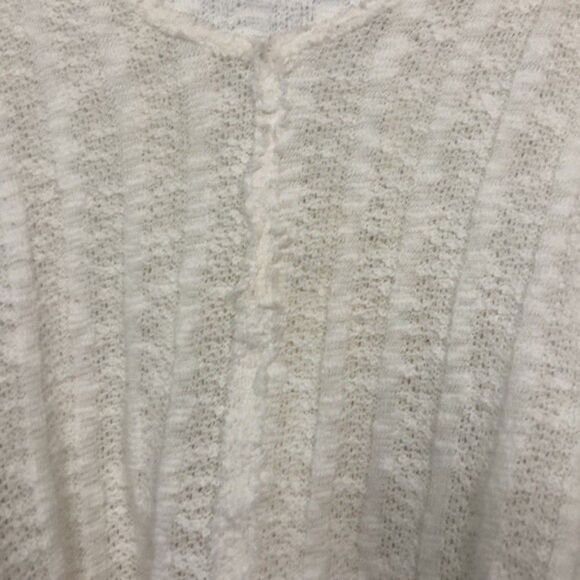 Chelsea & Violet Distressed Cropped White V-Neck Sweater New Condition Medium - Picture 5 of 7